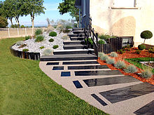 Aménagement paysager, escalier, terrasse et jardinière